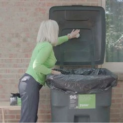 Toter PowerFresh Odor Eliminator, .22 oz. Packet - PFKIT-00000 -Cleaning Chemicals & Lubricants Shop Toter PowerFresh PFKIT Lifestyle2